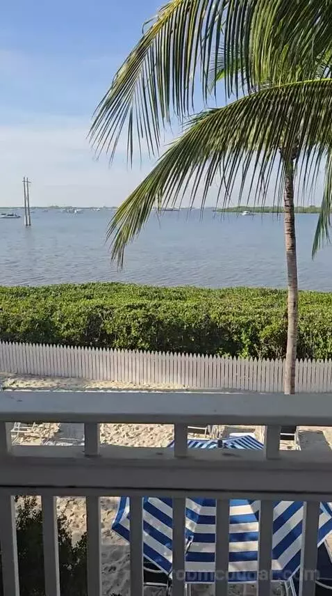 Waterfront King Suite with Living Room (44B) view picture #5