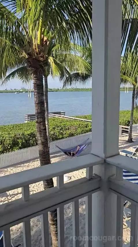 Waterfront King Suite with Living Room (44B) view picture #8