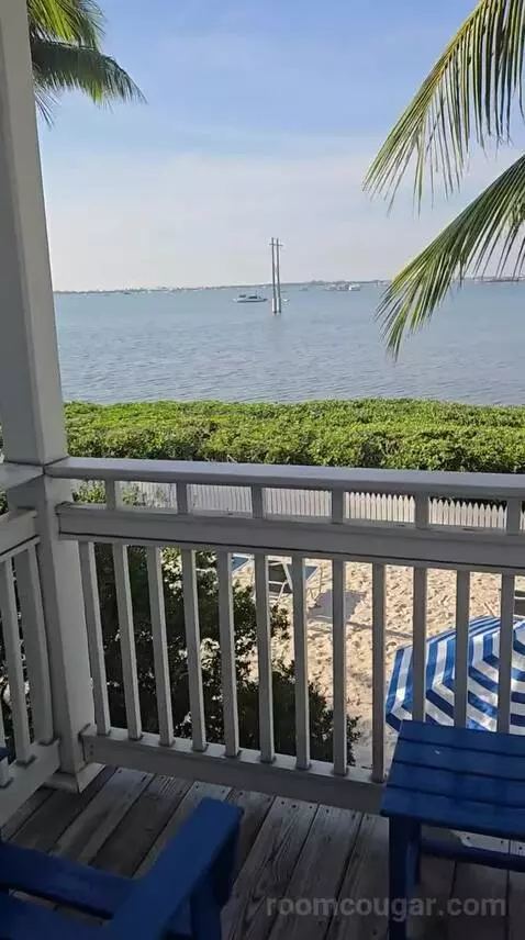 Waterfront King Suite with Living Room (44B) view picture #11