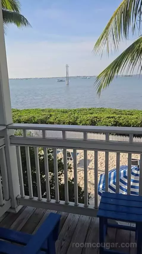Waterfront King Suite with Living Room (44B) view picture #12
