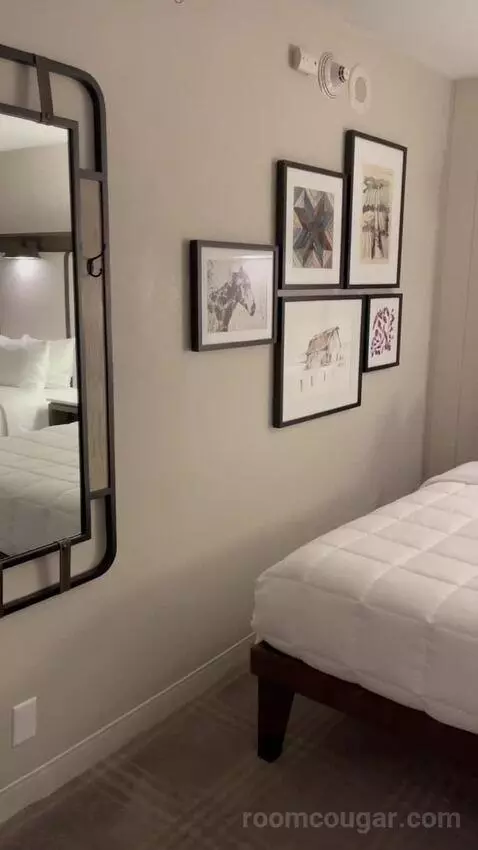 Double Queen Room bed picture #2