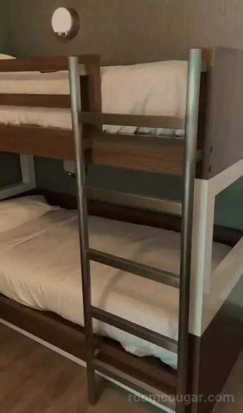 Kids Suite with 1 King or 2 Twin/Single Bed(s) Bunk Beds, Suite bed picture #1