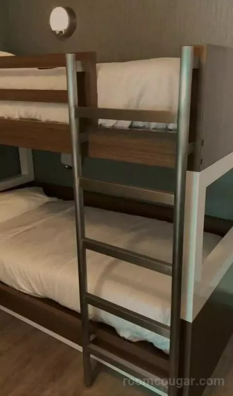 Kids Suite with 1 King or 2 Twin/Single Bed(s) Bunk Beds, Suite picture #3