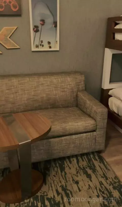 Kids Suite with 1 King or 2 Twin/Single Bed(s) Bunk Beds, Suite picture #5