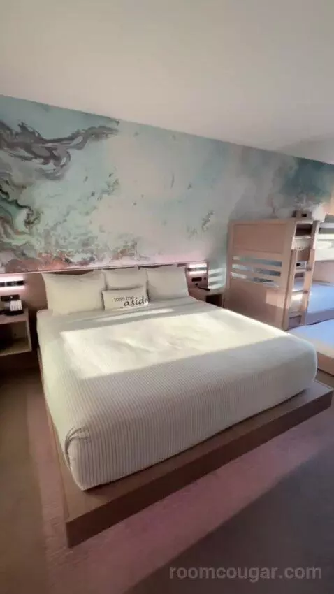 Family Suite bed picture #3