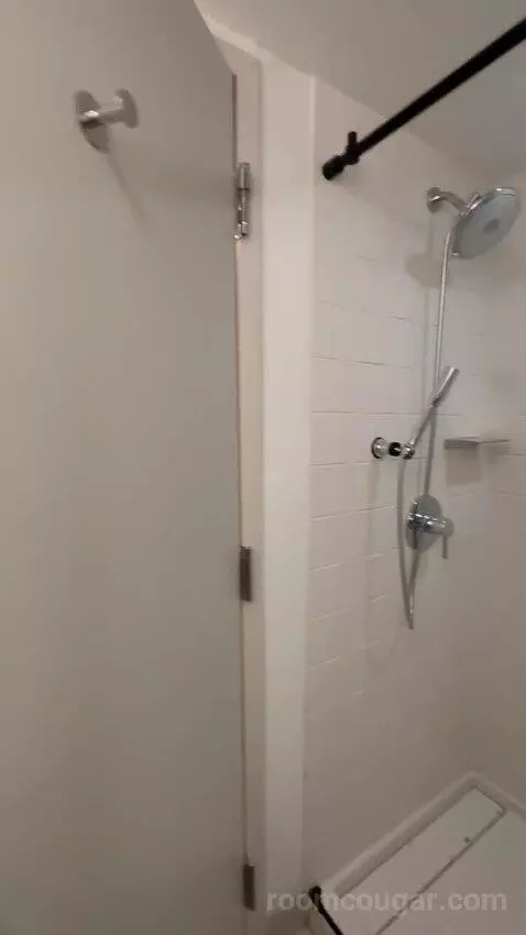 Standard bathroom picture #9