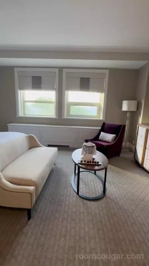 Fairmont Gold One-Bedroom King Suite with River or City View picture #11