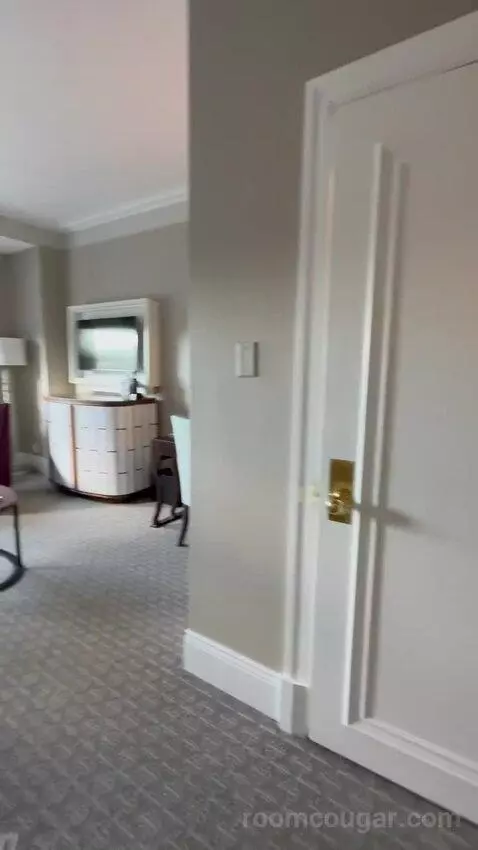Fairmont Gold One-Bedroom King Suite with River or City View picture #8