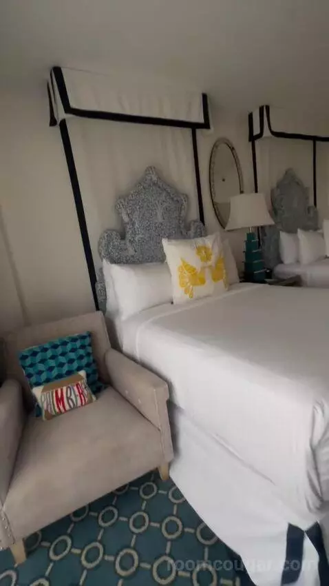 Double Room with Limited View (#560) bed picture #9
