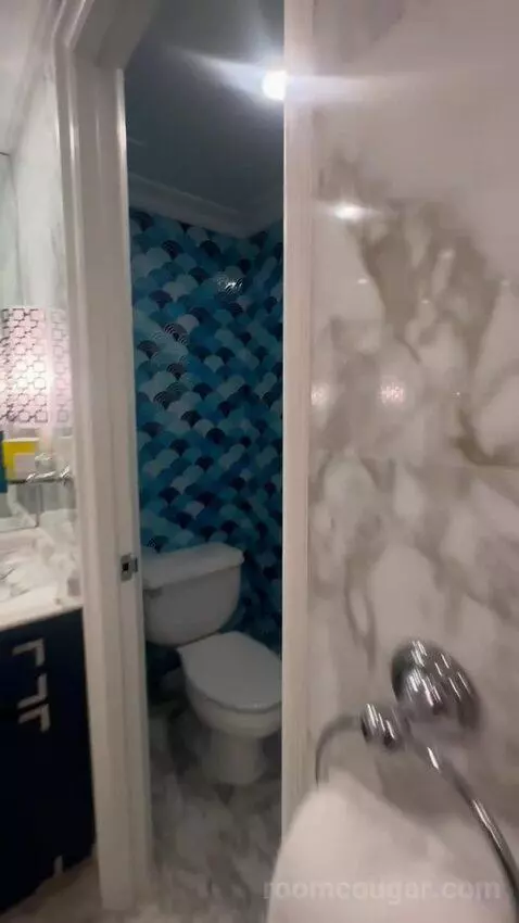 Double Room with Limited View (#560) bathroom picture #1