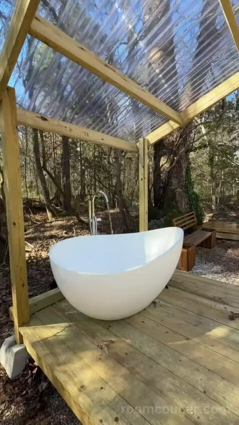 Mirror House bathroom picture #4