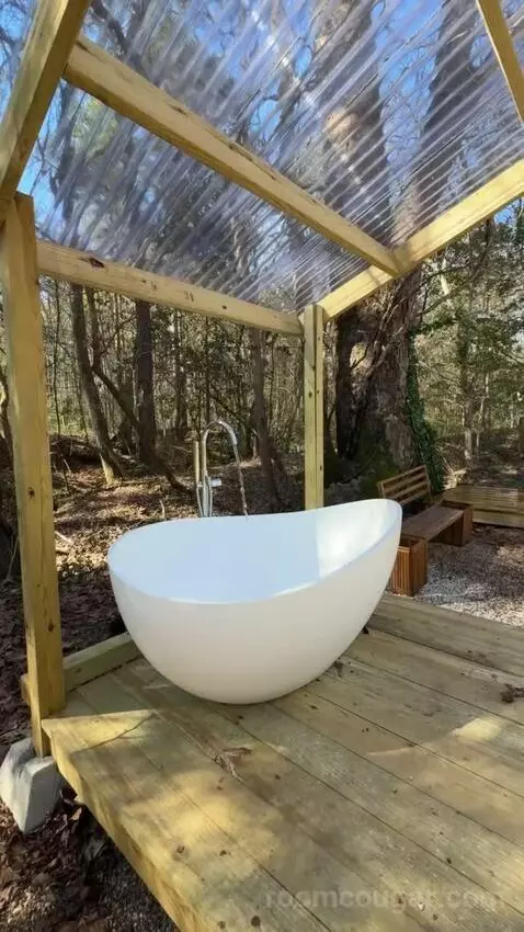 Mirror House bathroom picture #8