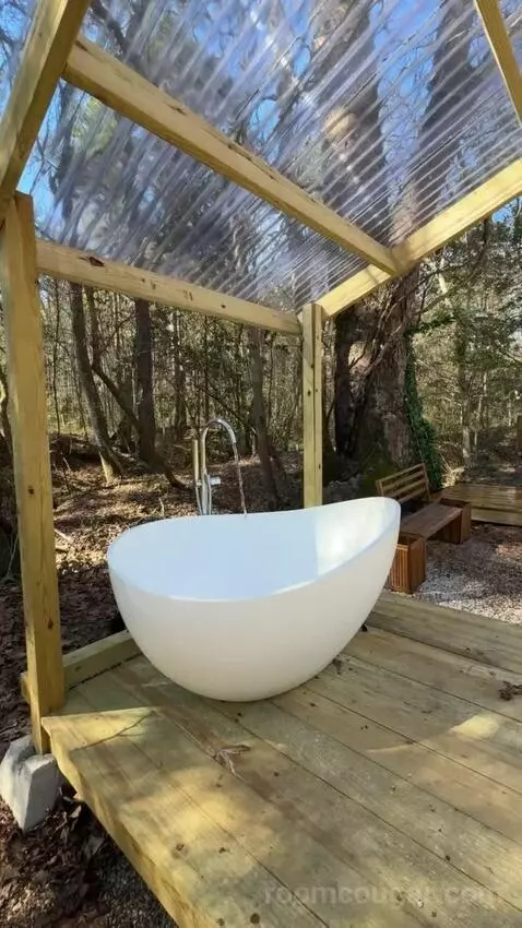 Mirror House bathroom picture #9
