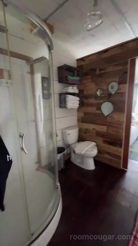 Houze Ii bathroom picture #2