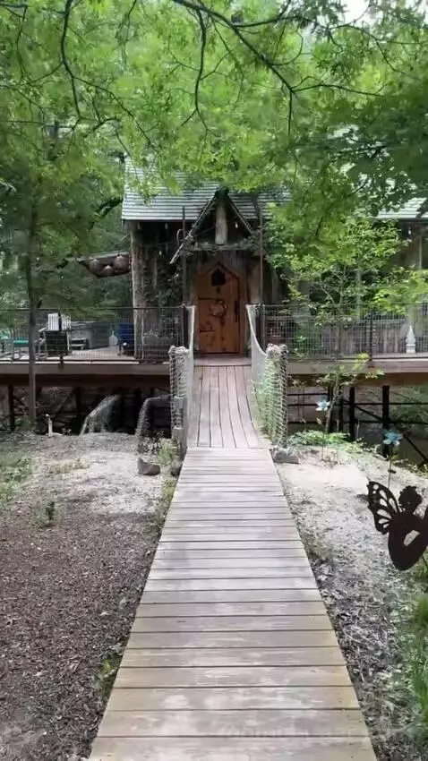 Hobbit House view picture #1
