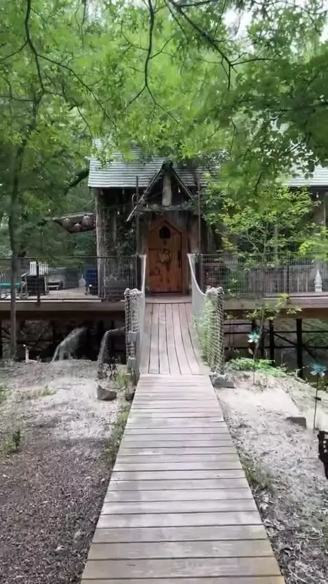 Hobbit House view picture #3