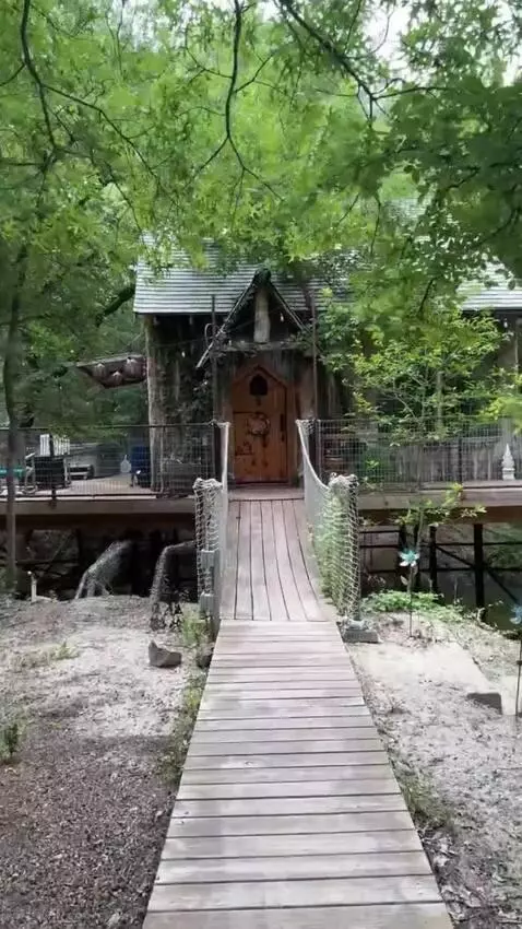 Hobbit House view picture #4