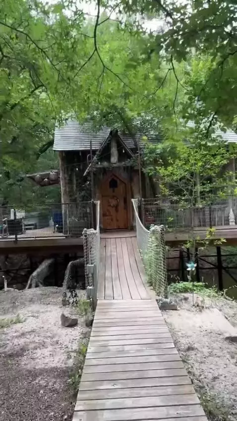 Hobbit House view picture #6