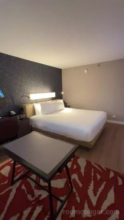 King Room - High Floor (#1016) bed picture #10