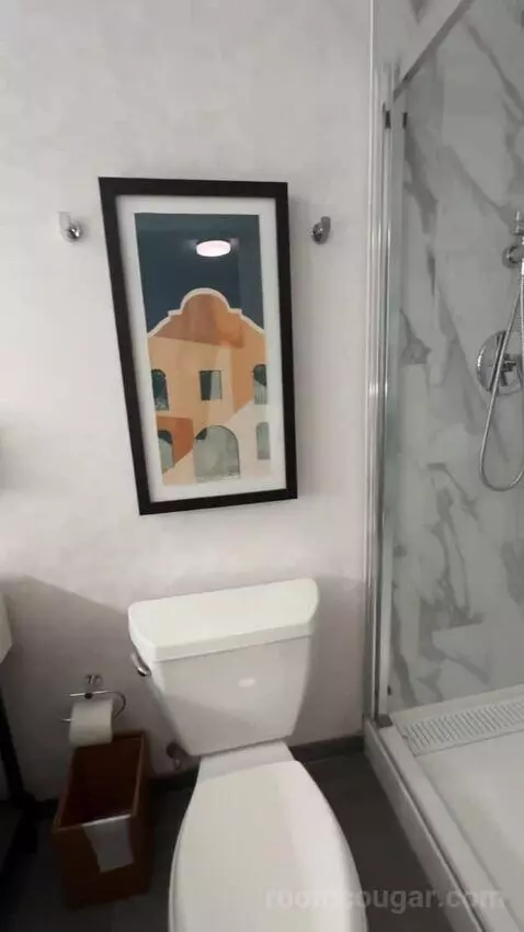 King Room - High Floor (#1016) bathroom picture #7