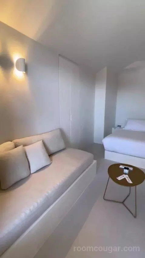 Superior Jetted Tub Suite Sea View bed picture #1
