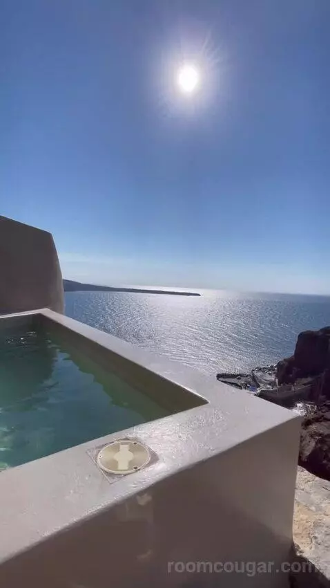 Superior Jetted Tub Suite Sea View bathroom picture #9