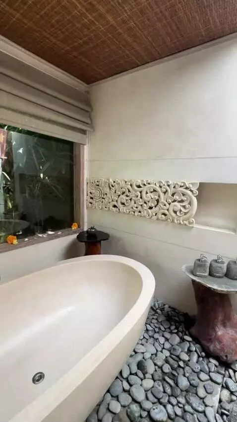 Pool Villa bathroom picture #2
