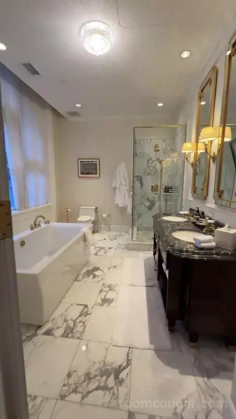 Nancy Hanks One Bedroom Suite bathroom picture #2