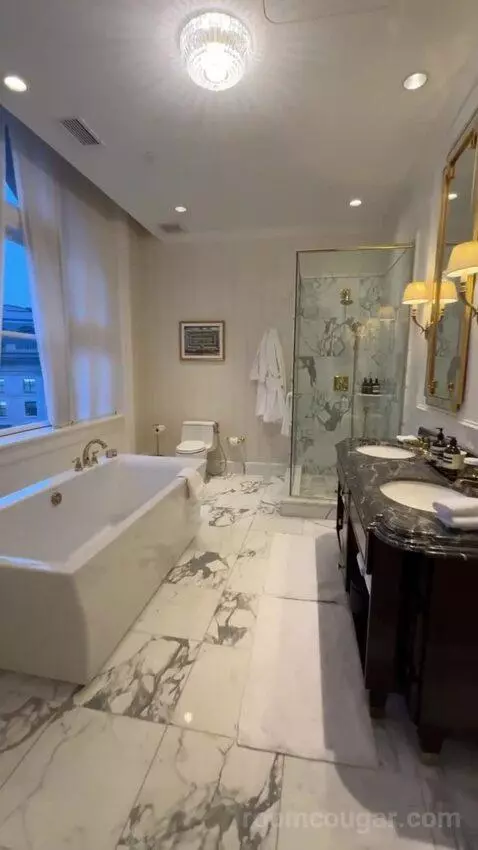 Nancy Hanks One Bedroom Suite bathroom picture #5