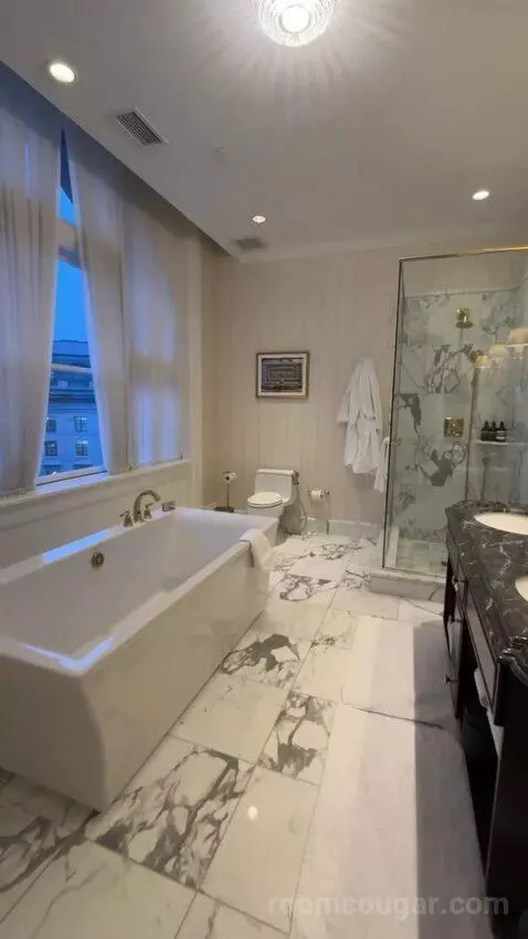 Nancy Hanks One Bedroom Suite bathroom picture #7