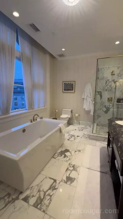 Nancy Hanks One Bedroom Suite bathroom picture #9