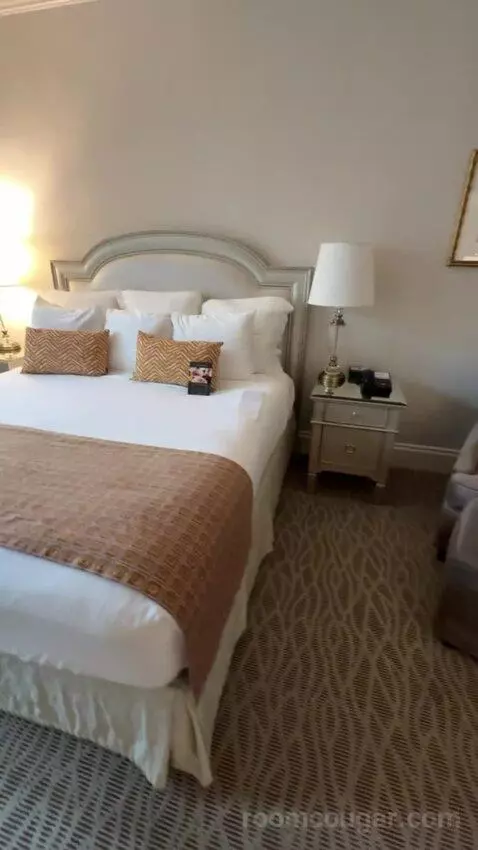 Classic King Room (#678) bed picture #7