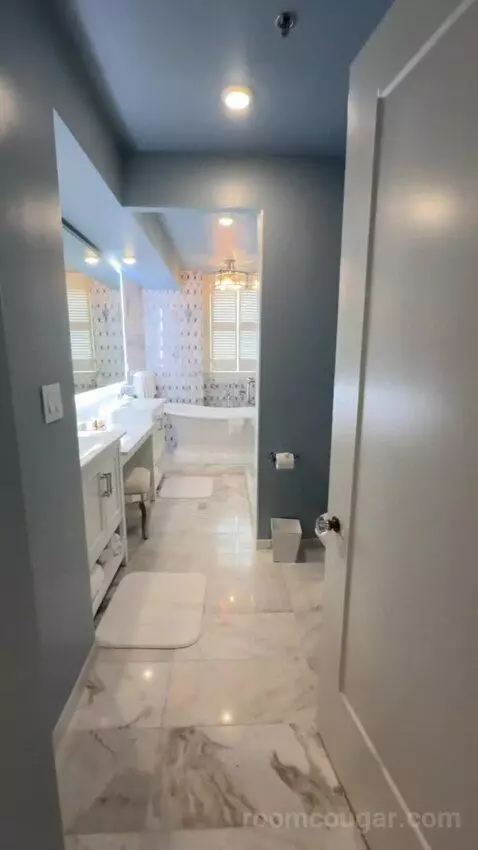 Presidential Suite bathroom picture #4