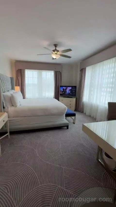 Presidential Suite bed picture #6