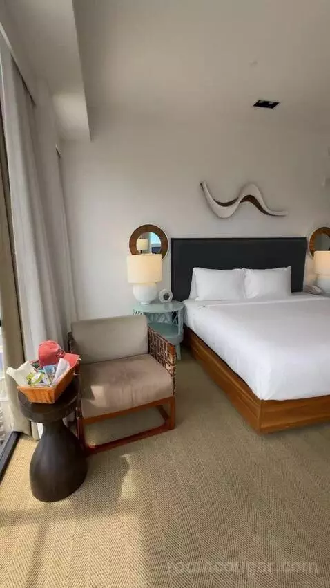 King Room with Ocean View bed picture #8