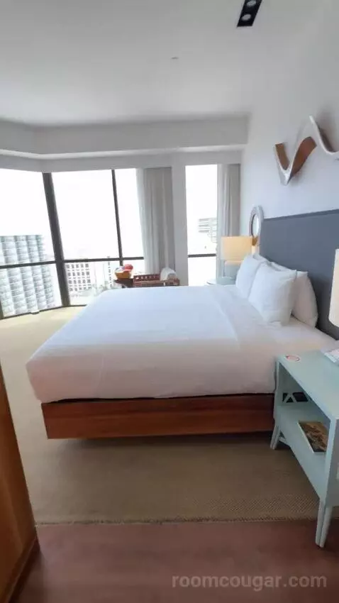 King Room with Ocean View bed picture #1