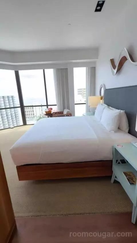 King Room with Ocean View bed picture #2