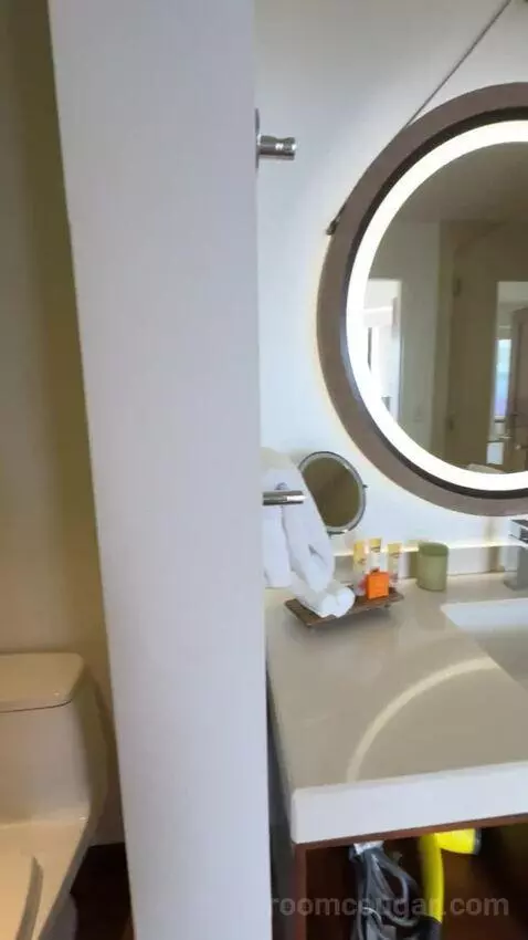 King Room with Ocean View bathroom picture #6
