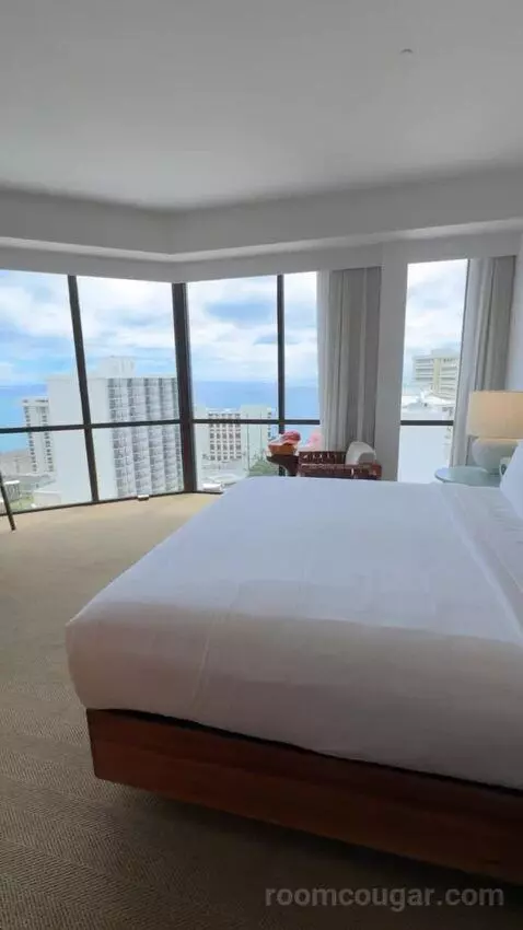 King Room with Ocean View bed picture #3