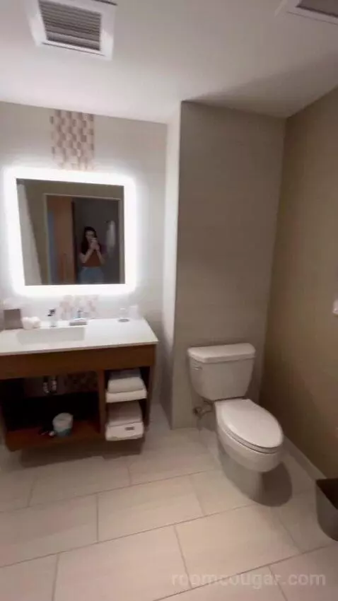 2 Queen Beds, Traditional Guest Room bathroom picture #6