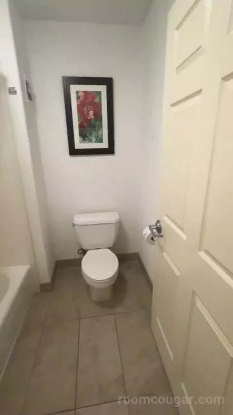 2 Queen Beds 1 Bedroom Suite bathroom picture #10