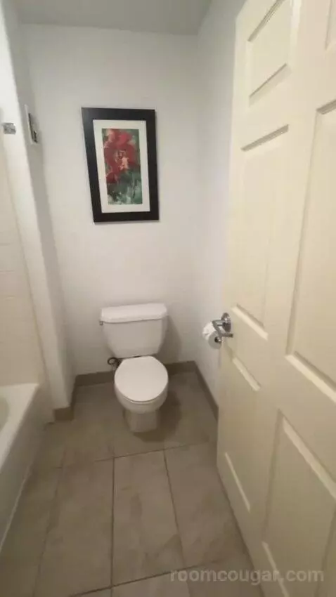 2 Queen Beds 1 Bedroom Suite bathroom picture #12