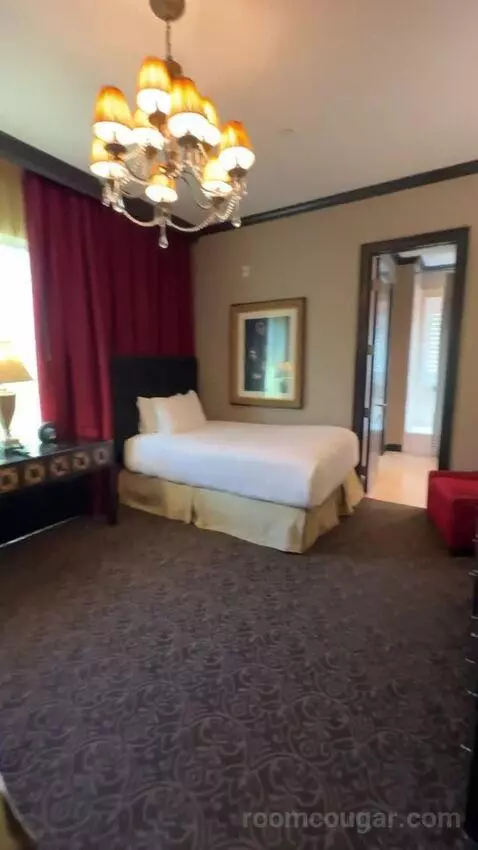 Rockstar Suite bed picture #2