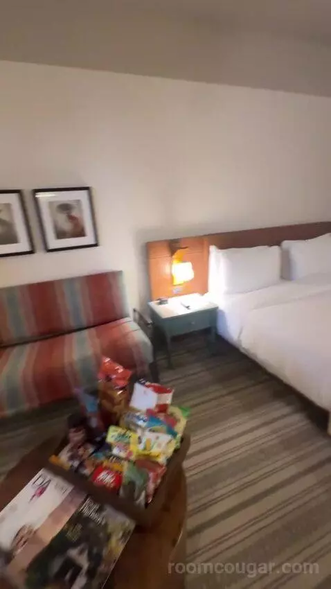 Junior Suite bed picture #3