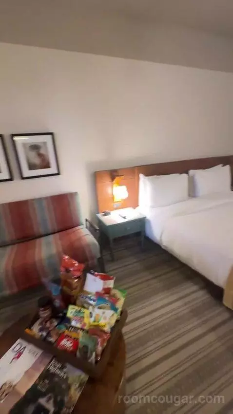 Junior Suite bed picture #4