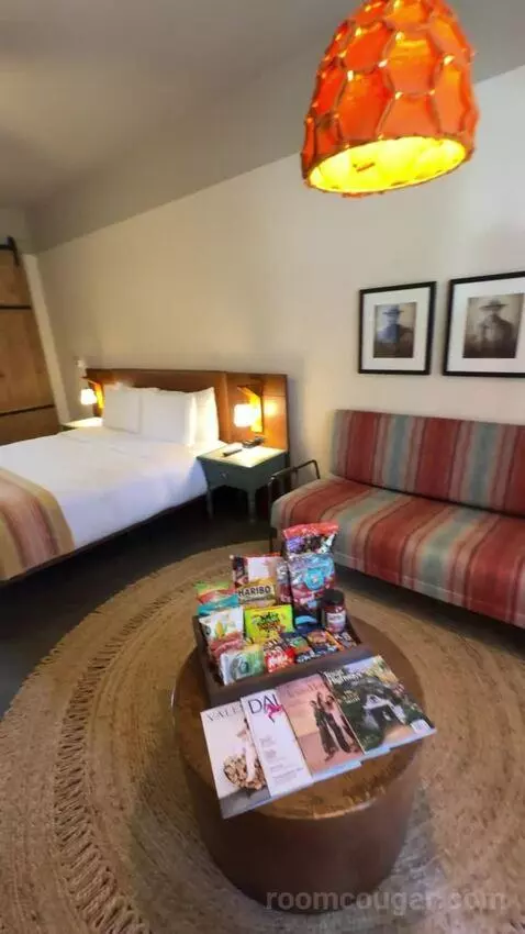 Deluxe King Room picture #2