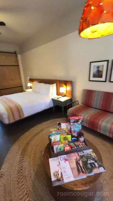 Deluxe King Room bed picture #5