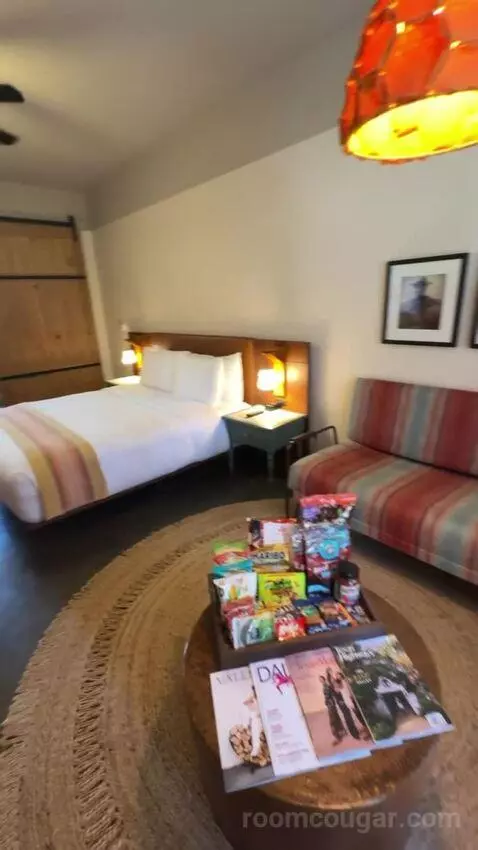 Deluxe King Room bed picture #6