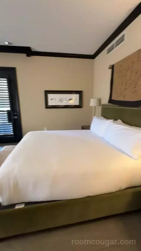 Zen Suite bed picture #4