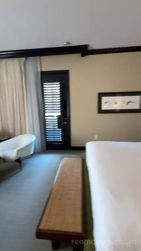 Zen Suite bed picture #10